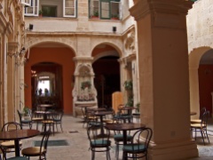 Courtyard-at-Manoel-Teatro